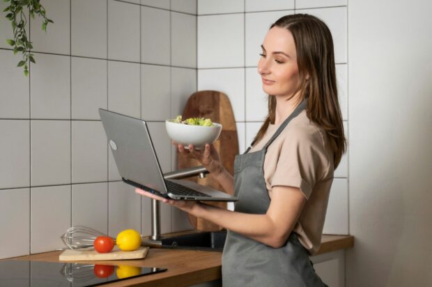 Long-Distance Love on a Budget – How to Stay Connected Without Breaking the Bank Long-Distance Love on a Budget – How to Stay Connected Without Breaking the Bank