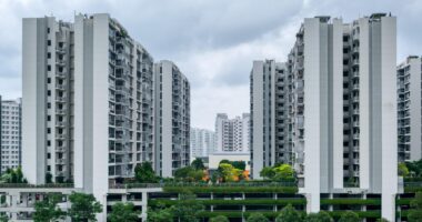 How to Leverage Low-Interest Rates for Property Investment Singapore Property Prices in 2025 – What Buyers Need to Know